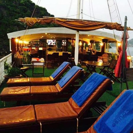 Halong Royal Boutique Cruises Hotel Hạ Long Ngoại thất bức ảnh