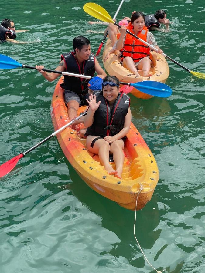 Halong Royal Boutique Cruises Hotel Hạ Long Ngoại thất bức ảnh