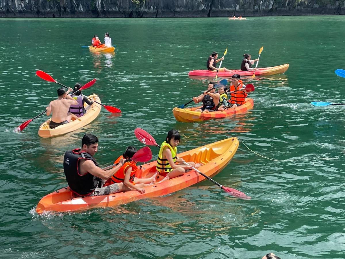 Halong Royal Boutique Cruises Hotel Hạ Long Ngoại thất bức ảnh