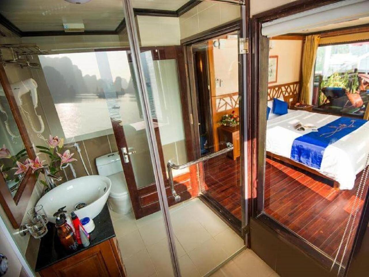 Halong Royal Boutique Cruises Hotel Hạ Long Ngoại thất bức ảnh