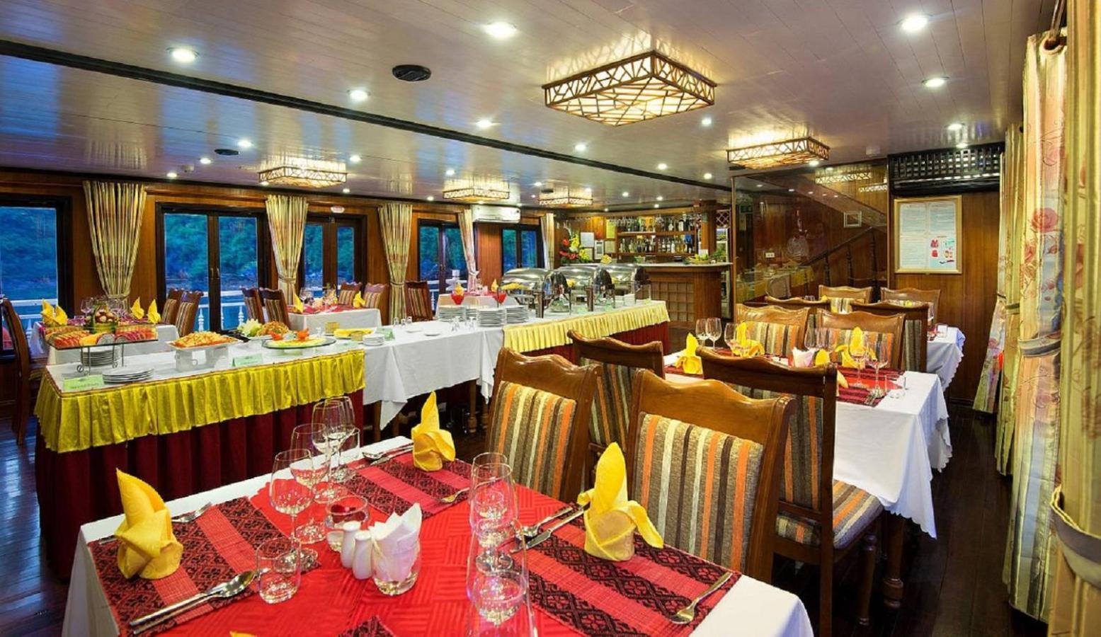 Halong Royal Boutique Cruises Hotel Hạ Long Ngoại thất bức ảnh