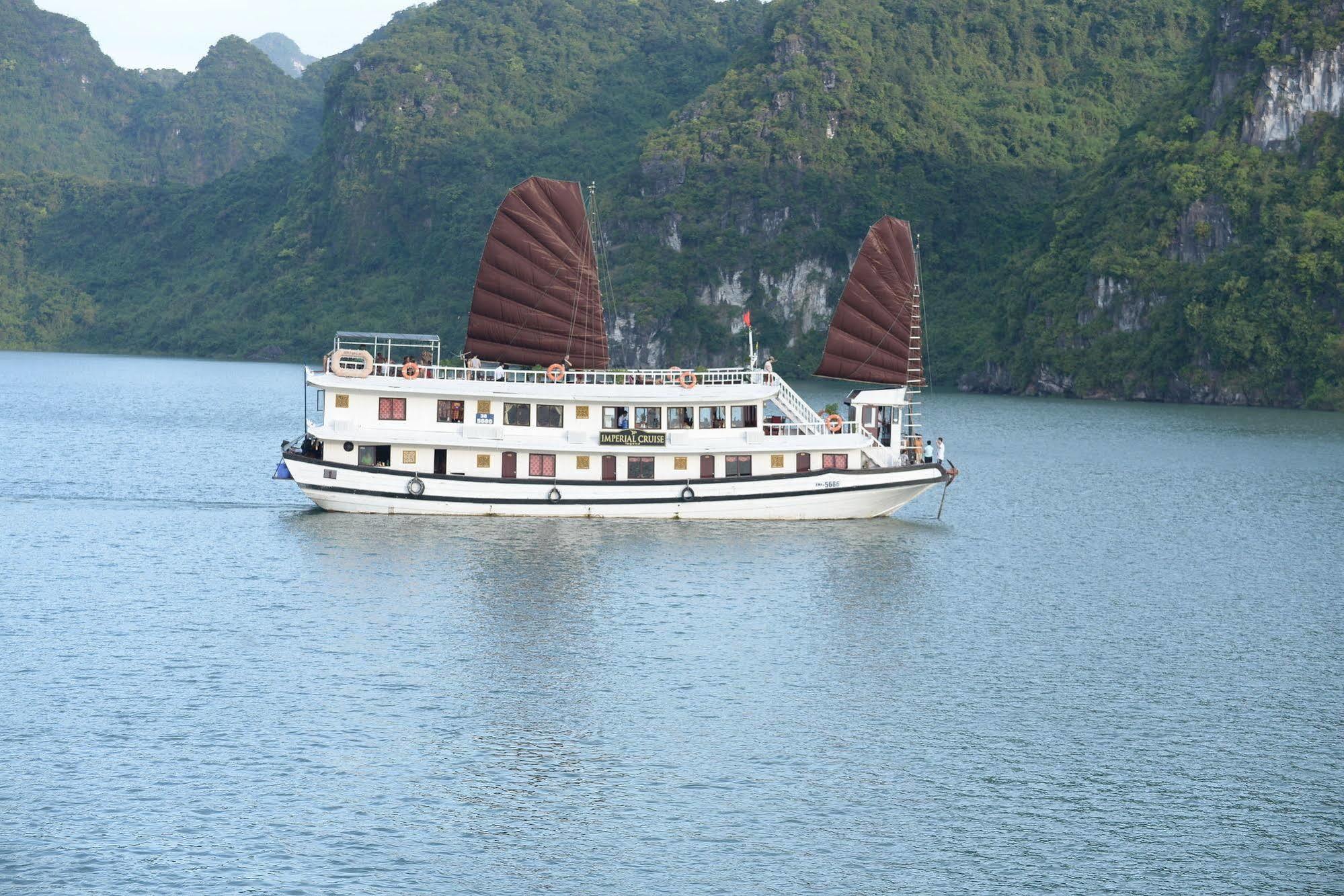 Halong Royal Boutique Cruises Hotel Hạ Long Ngoại thất bức ảnh