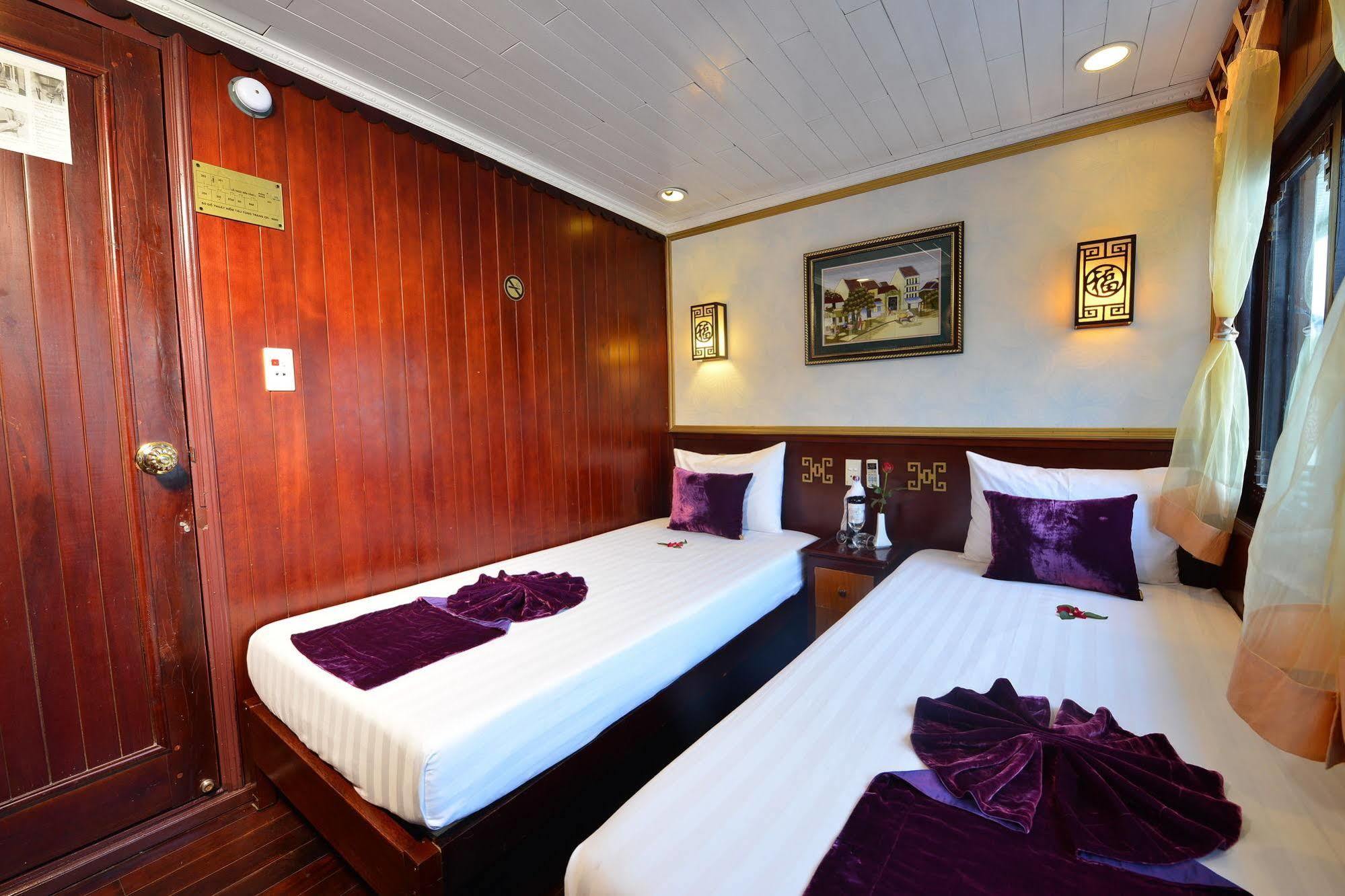 Halong Royal Boutique Cruises Hotel Hạ Long Ngoại thất bức ảnh