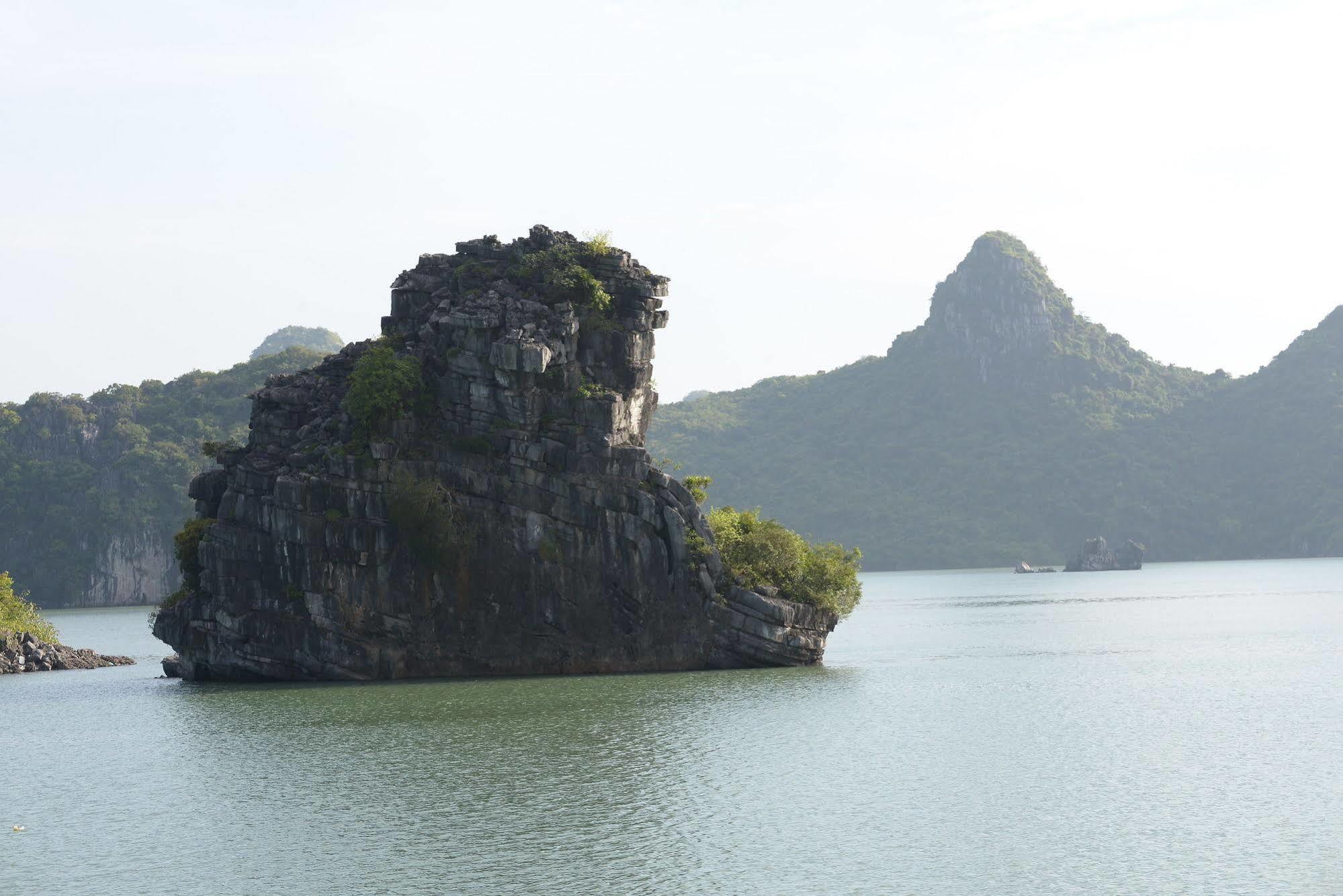 Halong Royal Boutique Cruises Hotel Hạ Long Ngoại thất bức ảnh
