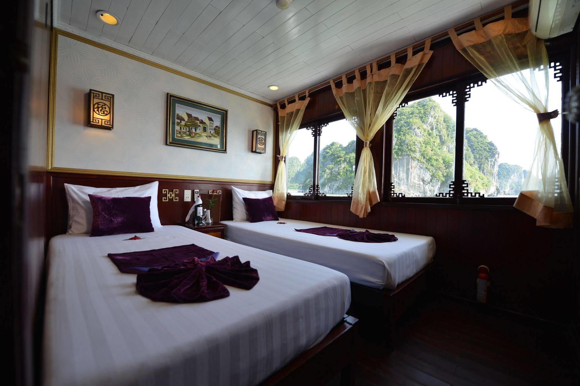 Halong Royal Boutique Cruises Hotel Hạ Long Ngoại thất bức ảnh
