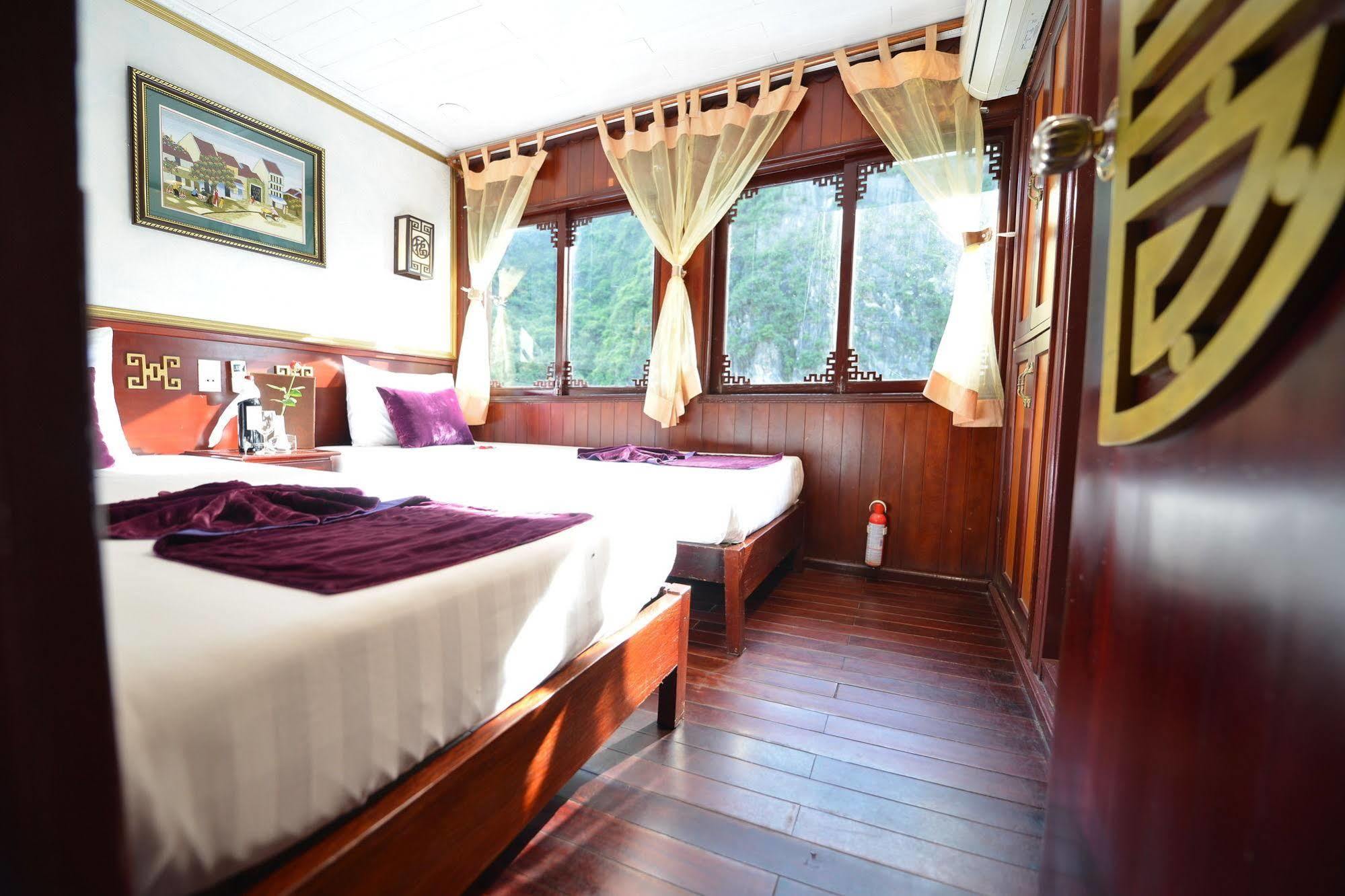 Halong Royal Boutique Cruises Hotel Hạ Long Ngoại thất bức ảnh