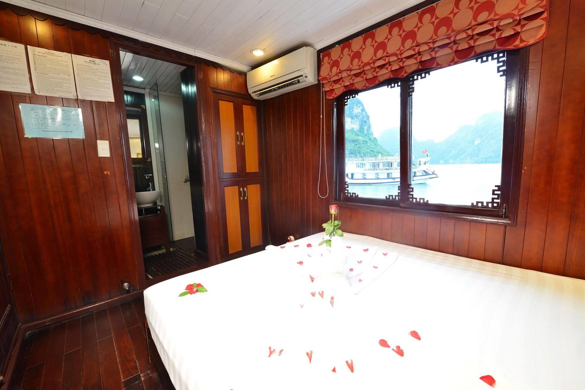 Halong Royal Boutique Cruises Hotel Hạ Long Ngoại thất bức ảnh
