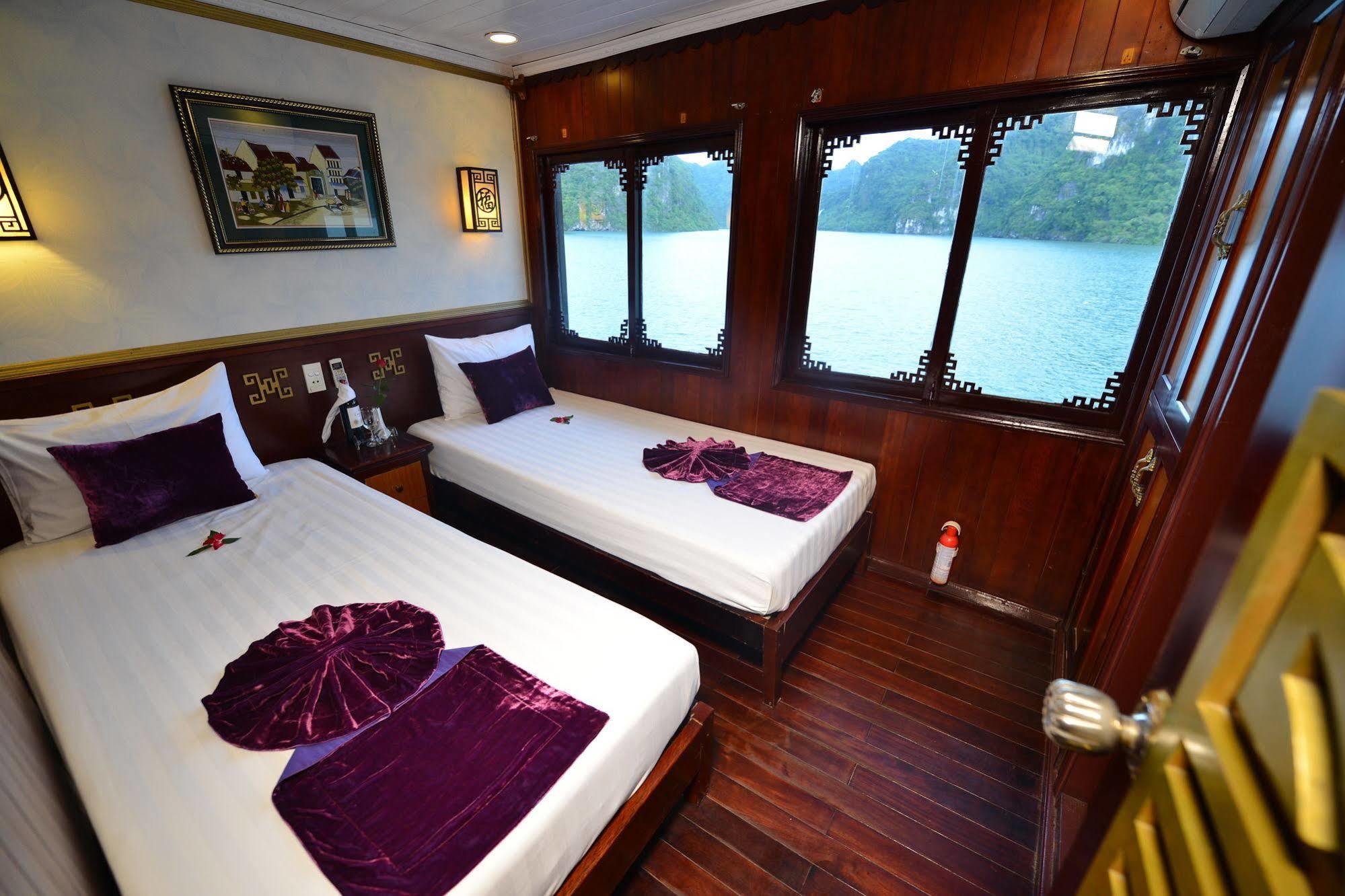 Halong Royal Boutique Cruises Hotel Hạ Long Ngoại thất bức ảnh