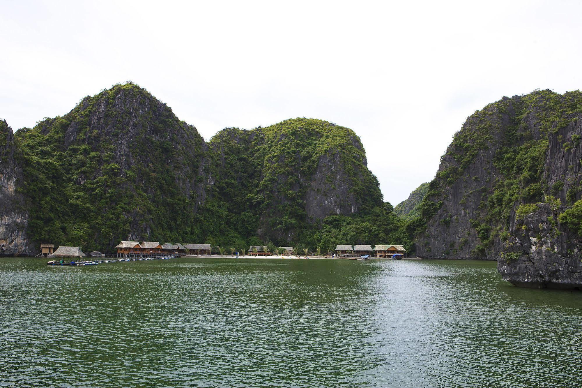 Halong Royal Boutique Cruises Hotel Hạ Long Ngoại thất bức ảnh