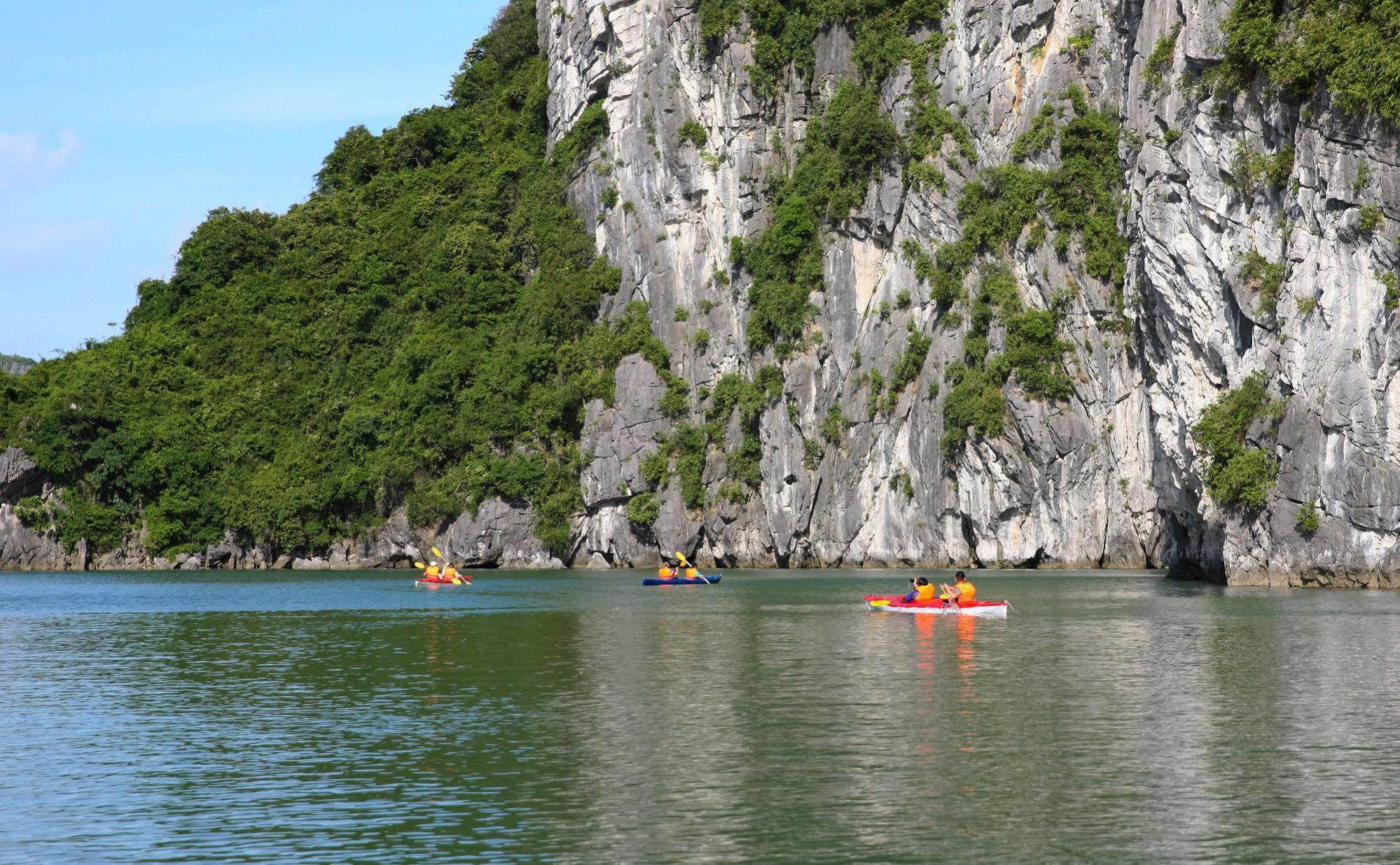 Halong Royal Boutique Cruises Hotel Hạ Long Ngoại thất bức ảnh